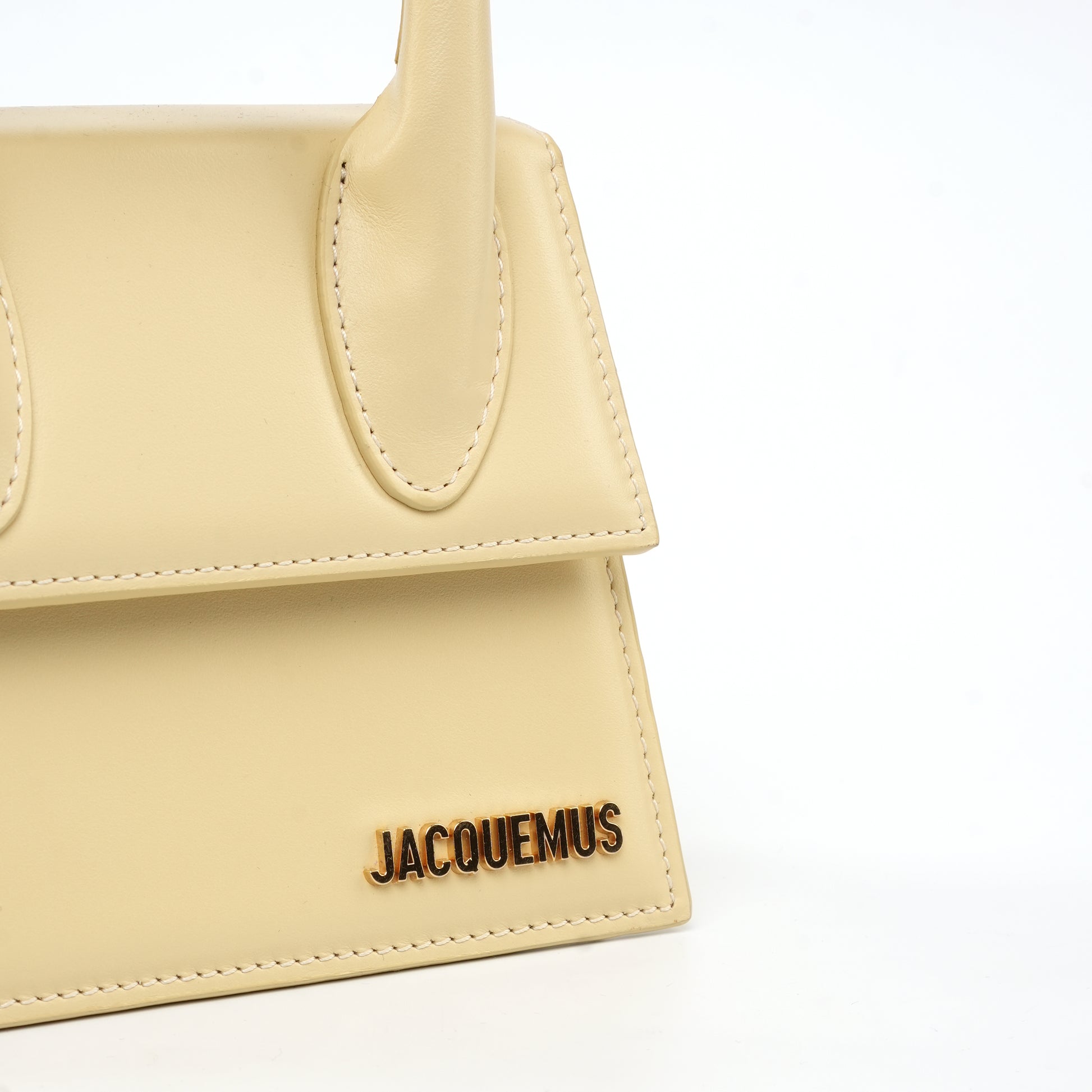 Il Chiquito Jacquemus con nodo medio